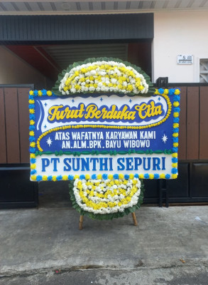 Papan Bunga Duka di Batang Kabung